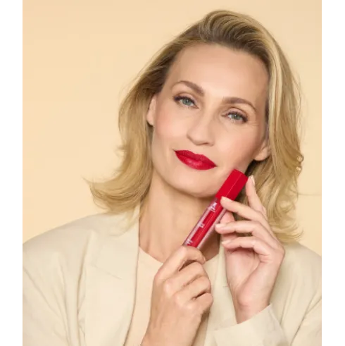 Bionike Defence Color Comfort Mat Rossetto 704 - Rossetto mat liquido - Colore vrai rouge - 4,5 ml